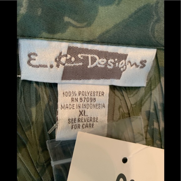 E &K Designs GREEN FLORAL PRINT BUTTON  BLOUSE XL - Picture 6 of 7